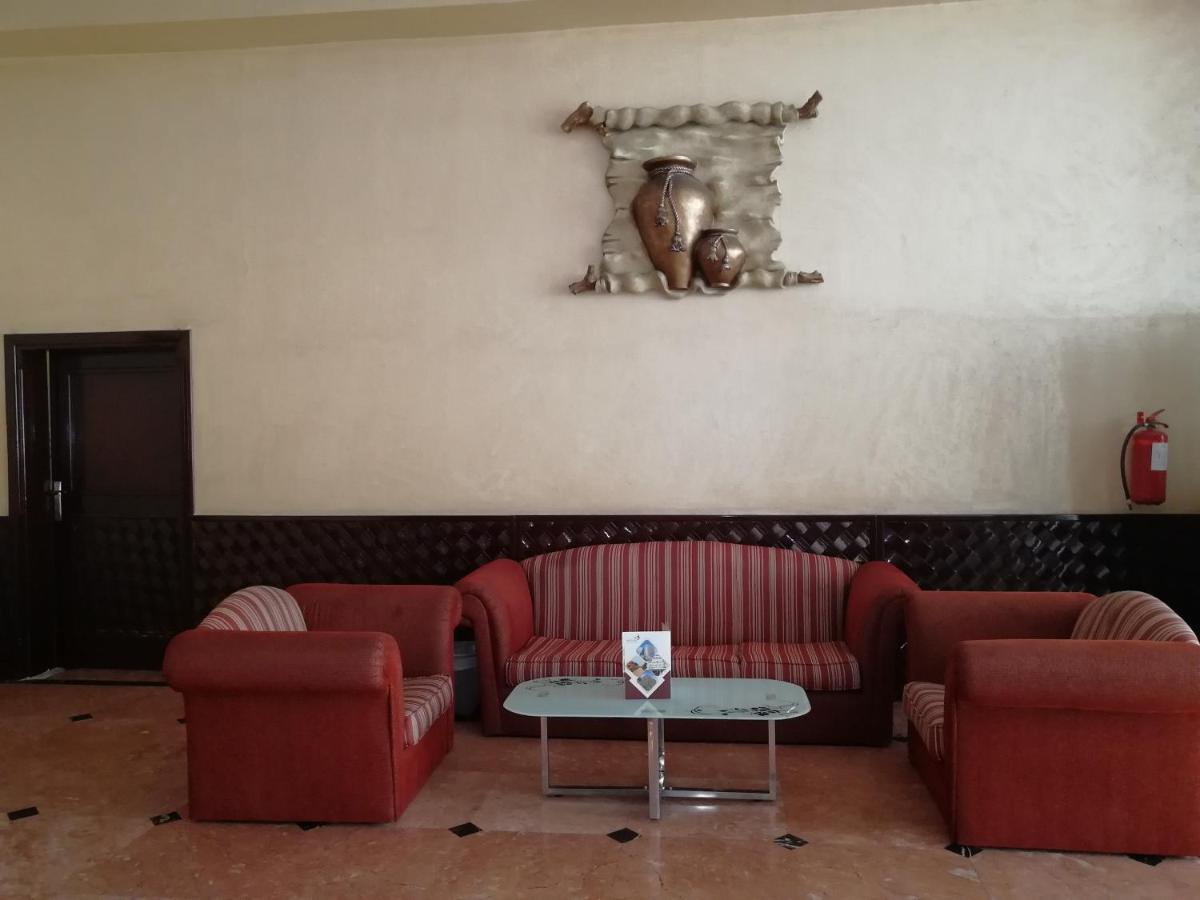 Popular attractions Area Nearby Property